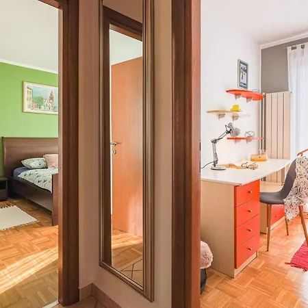 3 Bedroom Lovely Apartment In Svetvincenat Holiday home