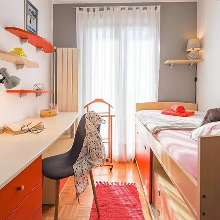 Holiday home 3 Bedroom Lovely Apartment In Svetvincenat *