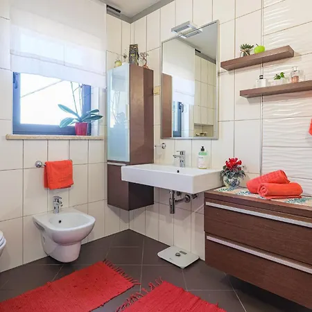 Holiday home 3 Bedroom Lovely Apartment In Svetvincenat Cabrunici