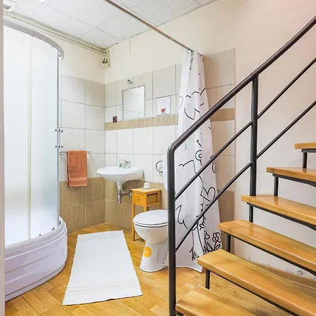 3 Bedroom Lovely Apartment In Svetvincenat *