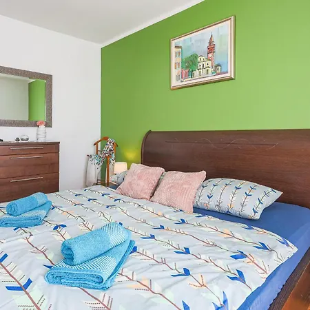 펜션 3 Bedroom Lovely In Svetvincenat