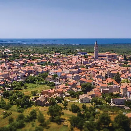 3 Bedroom Lovely In Svetvincenat *